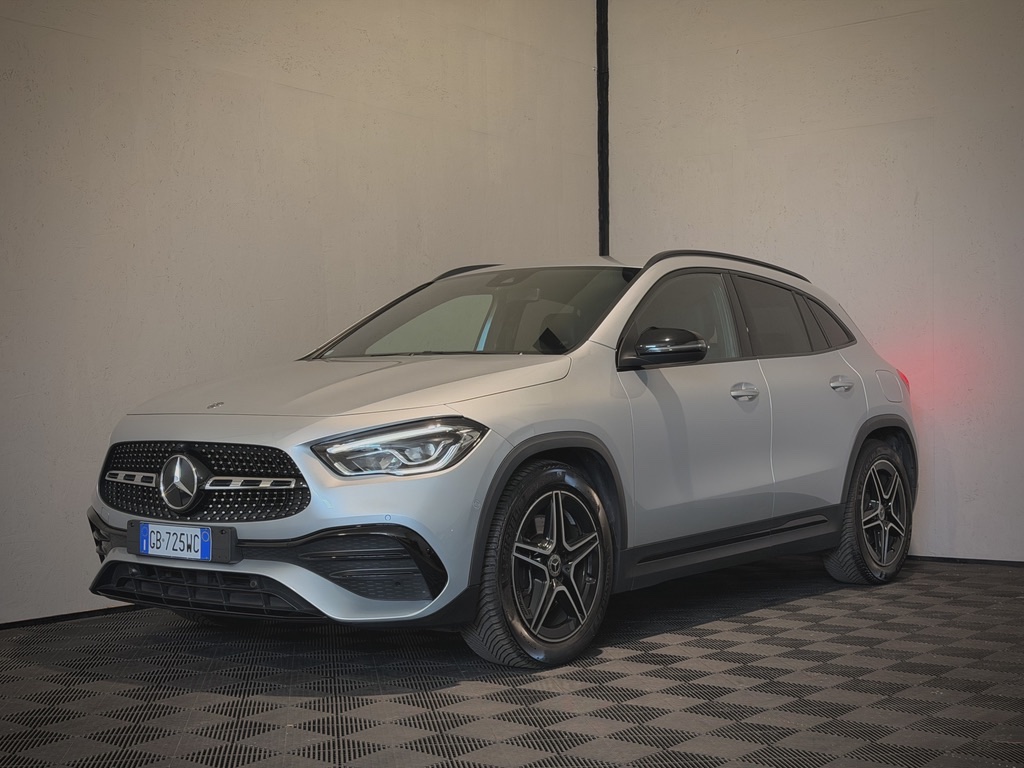 Mercedes-Benz GLA in autosalone